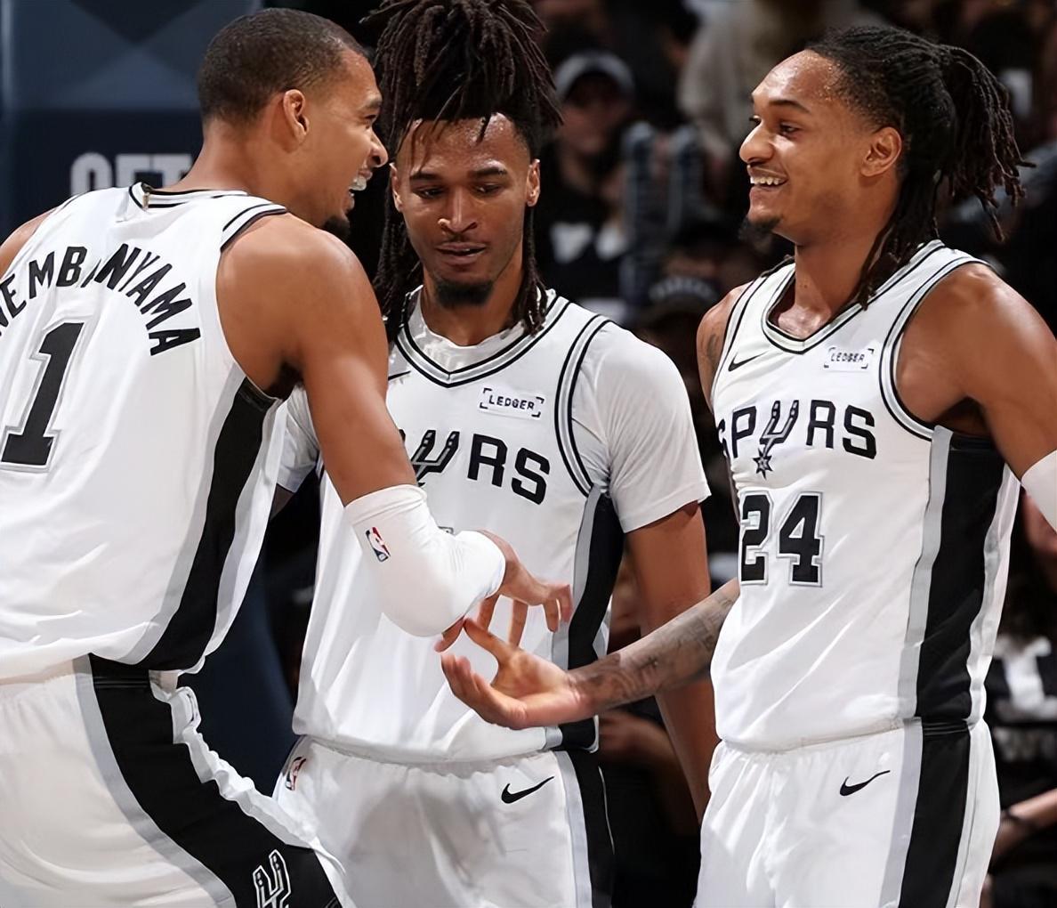 火博体育官方入口-随着马刺7分险胜，尼克斯夺赛点，NBA季后赛最新排名出炉！
