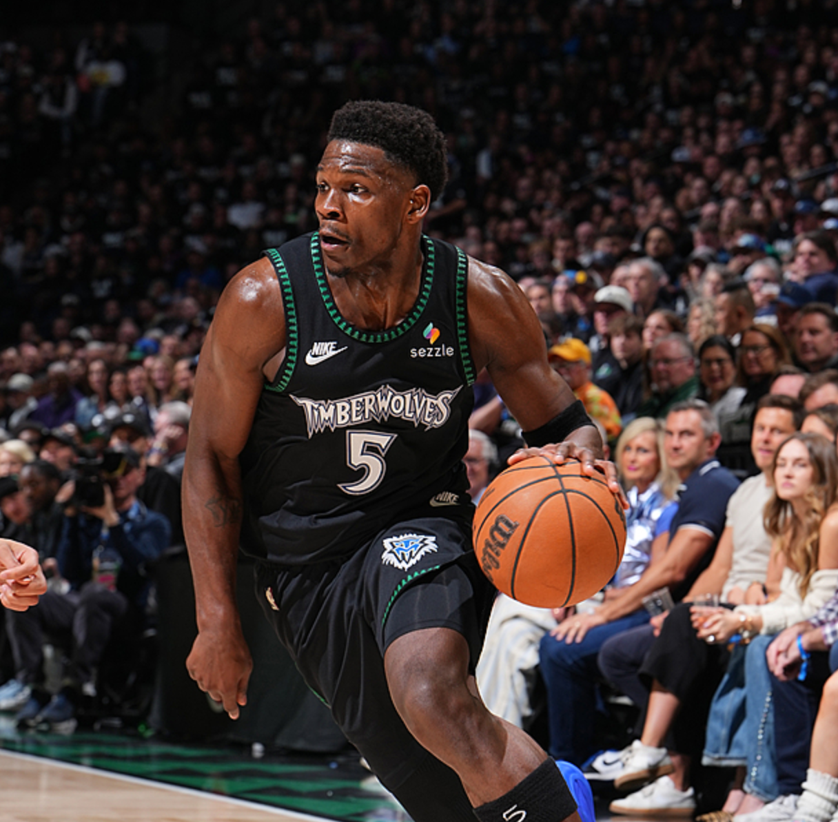 火博体育-逆转！多森姆43+4，约基奇24+15+9，NBA巨星伤退，季后赛走势巨变